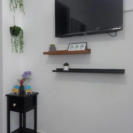 La Casita De *